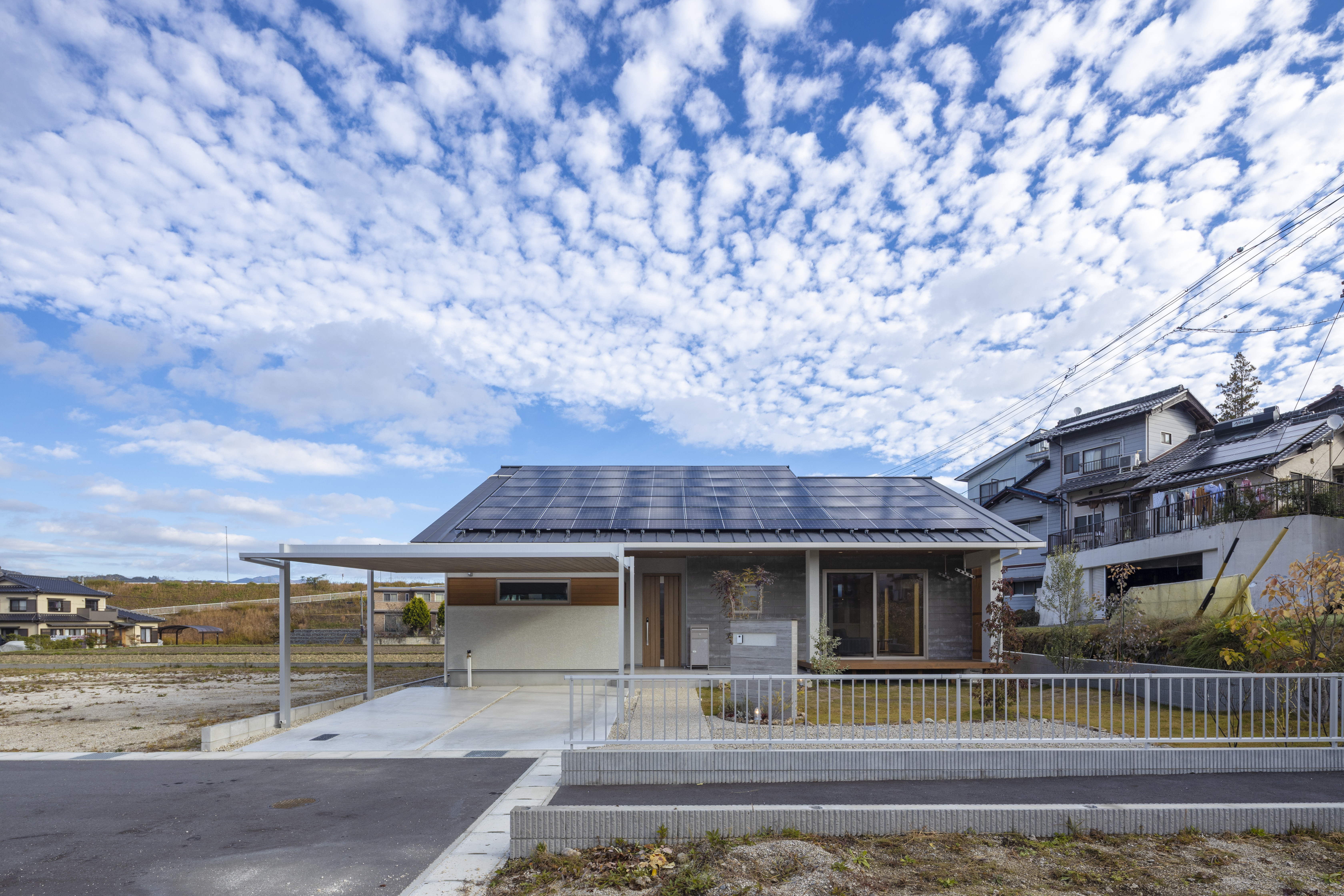 優美な次世代高性能の家 画像