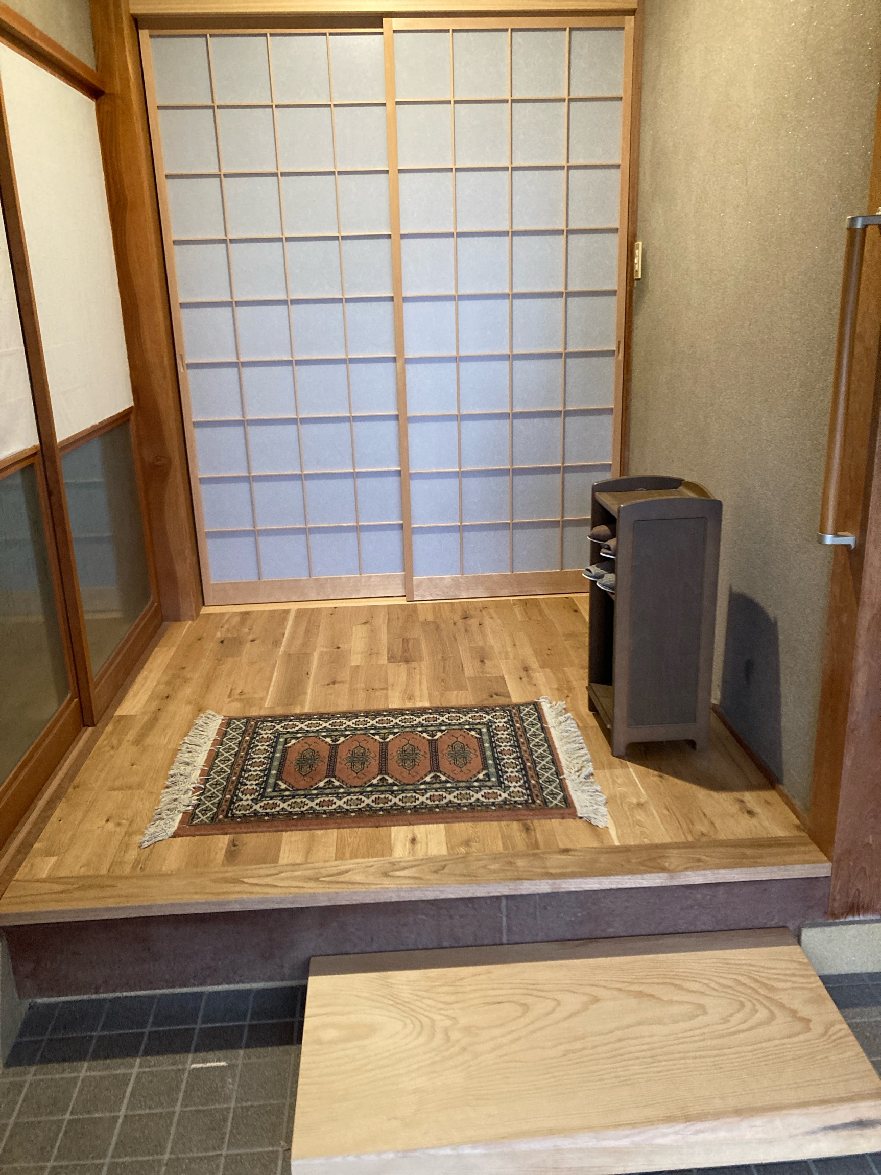 玄関ホールのリフォーム 画像