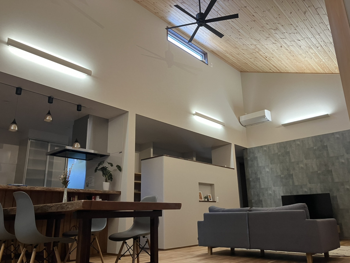 木の天井がつくる、伸びやかな暮らし 画像