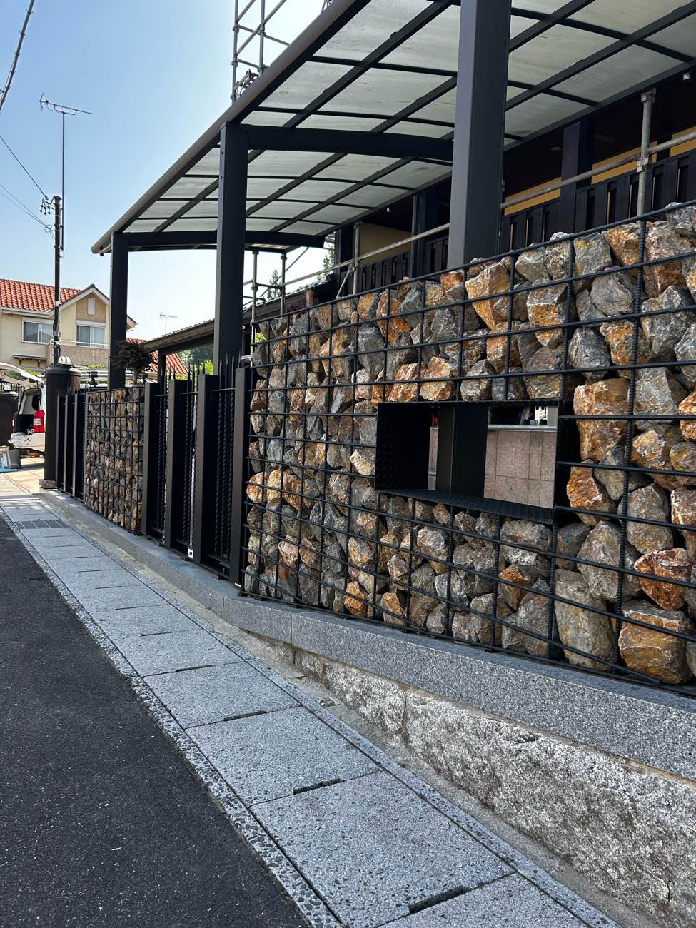 フルオーダーのガビオン&アイアンフェンスを施工しました! 画像