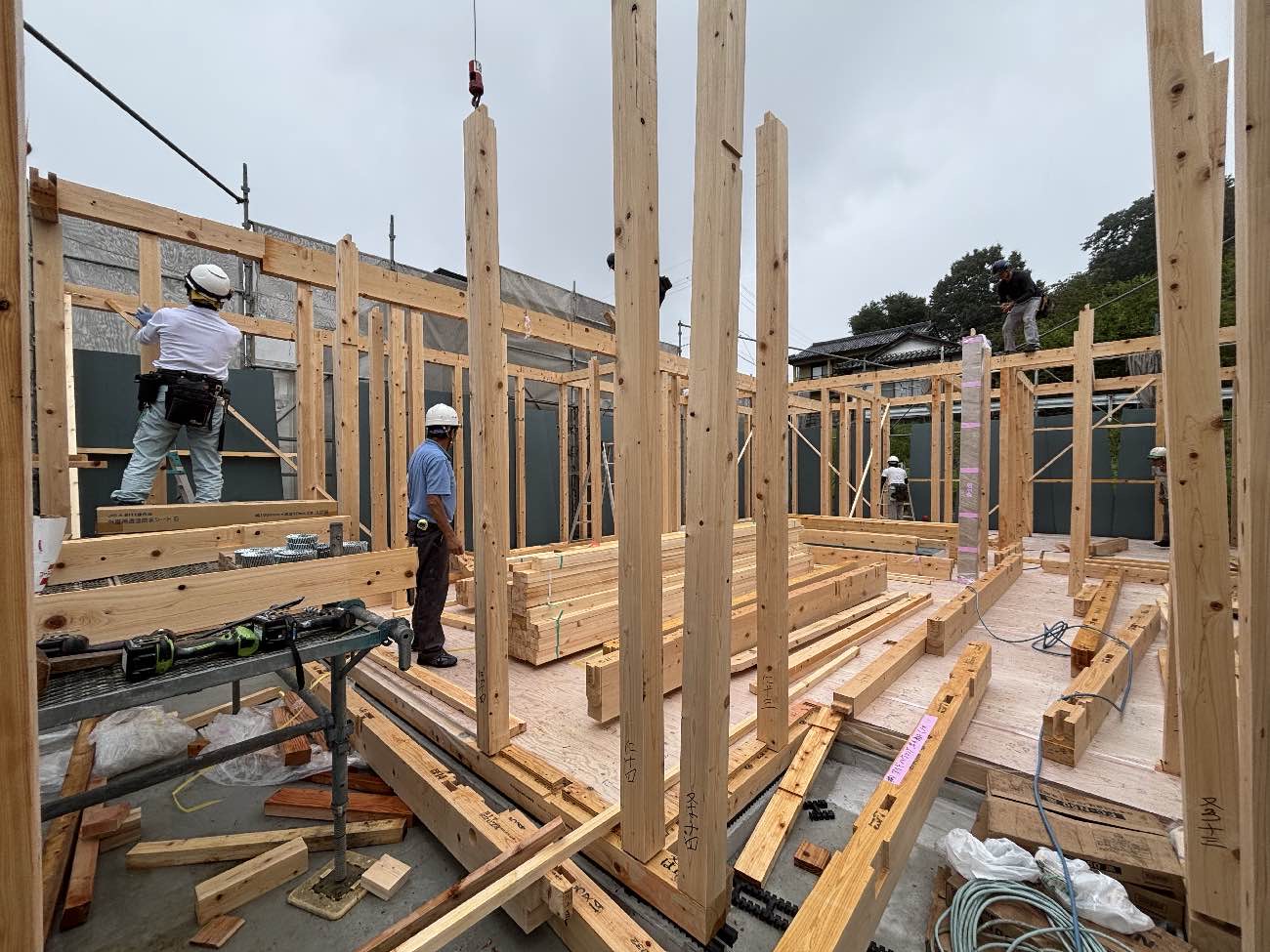 新築住宅の建て方を行いました 画像