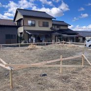 住まいの輪郭をつくる。丁張作業の現場から アイキャッチ画像