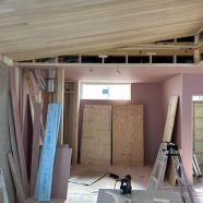 木のぬくもりを感じるモデルハウスを建築中 アイキャッチ画像