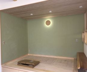 タタミコーナーに緑の漆喰壁　施工しました！ アイキャッチ画像