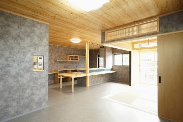 グレー×木を基調とした和モダンなお洒落空間に