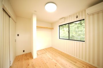 子供部屋は、出し入れ楽々のオープンクローゼット