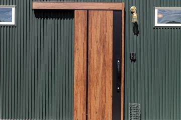 今人気のモスグリーンのガルバリウム外壁