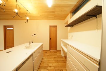 ダクトレールで気分に合わせて照明をカスタマイズできます