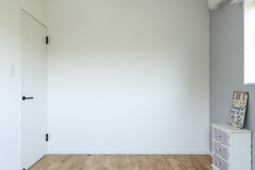 パープルで上品な雰囲気の奥様寝室