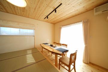 ダイニングベンチになる小上がり畳