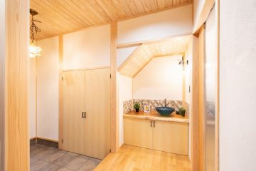 玄関手洗いのタイル：LIXILモザイクタイル(コロリートIM-R：CLR-3)