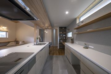 フロアタイル：サンゲツIS2058　クロス：サンゲツRE55224